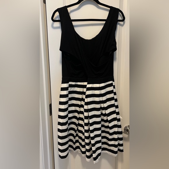 Forever 21 dress - Picture 2 of 4